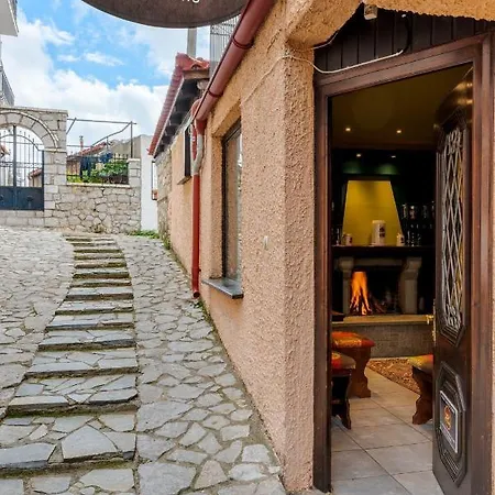 Nostos Suites By White Hills *