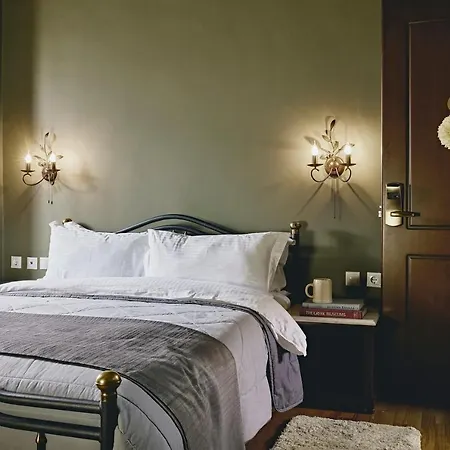 Nostos Suites By White Hills
