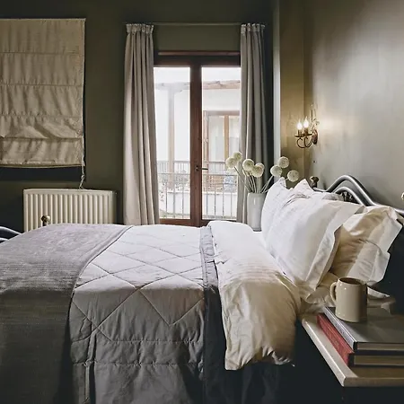 Nostos Suites By White Hills Pensión Arájova